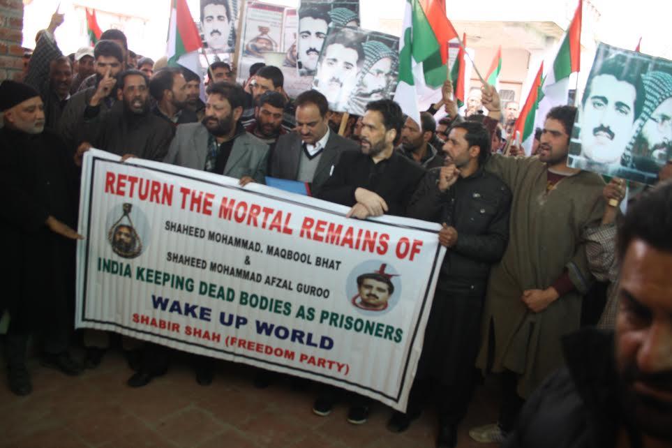 DFP’s UN chalo foiled, dozens arrested